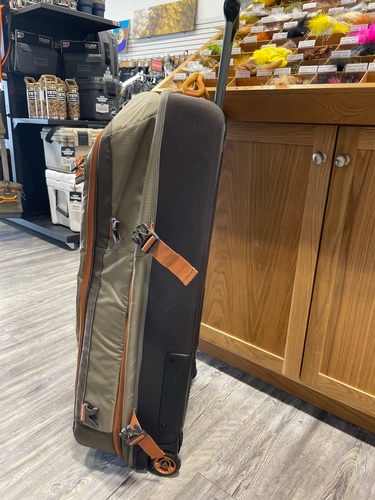 USED FISHPOND Grand Teton Rolling Luggage