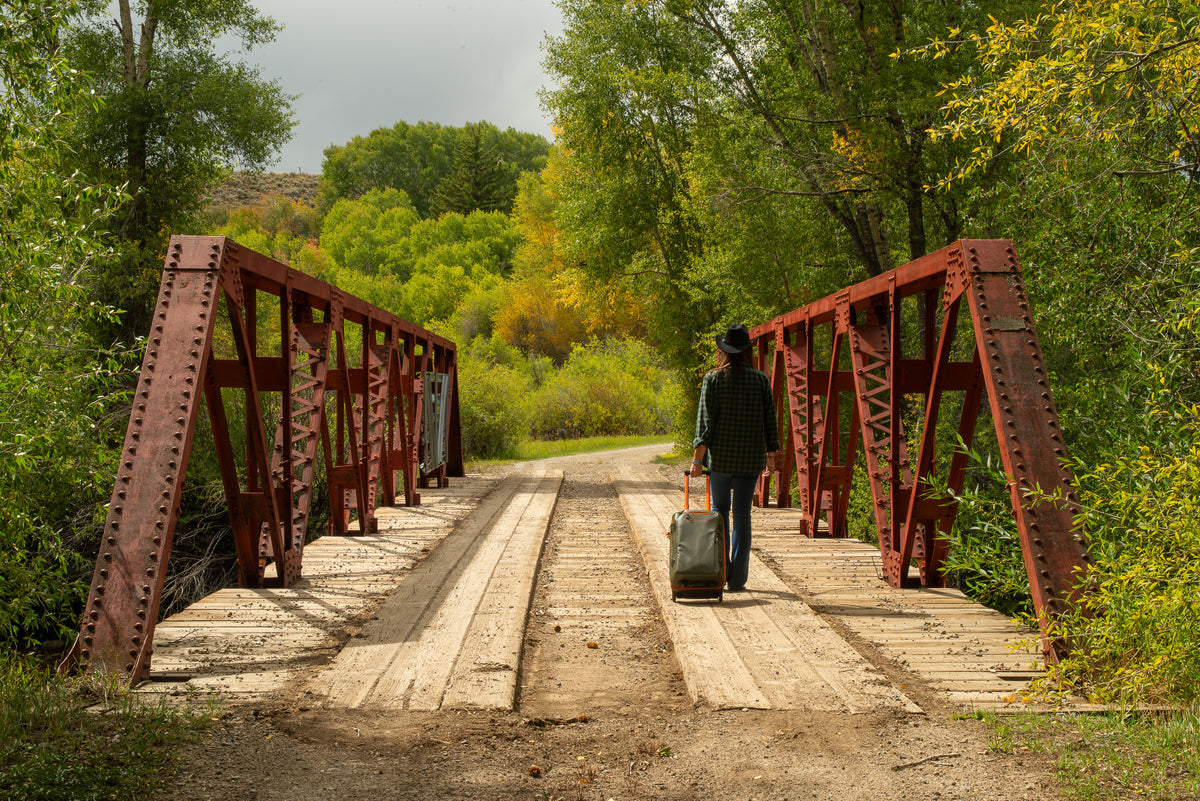 Fishpond Stormshadow Rolling Carry-On - Green